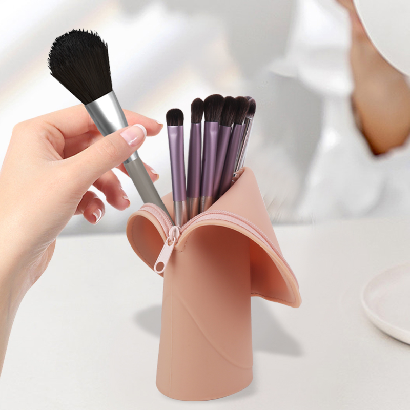 Your Essential Beauty Assistant: New Travel Silicone Makeup Brush Holder